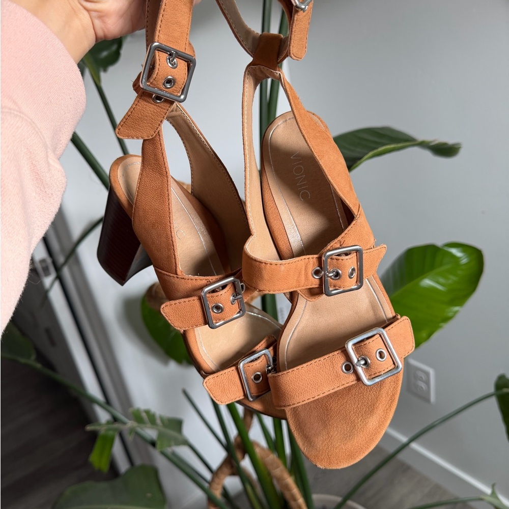 Vionic 382 Carmel tan suede strappy heels heeled sandals - Picture 5 of 8